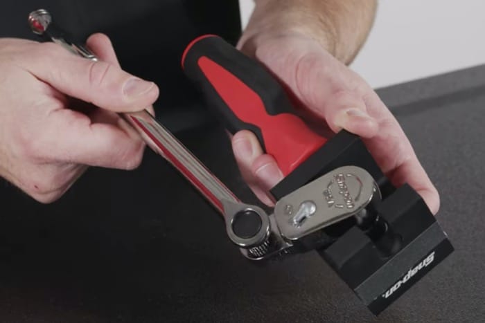 NOG MAKKELIJKER EN SNELLER WERKEN MET DE SNAP-ON 3/8" 80-TANDS RATEL MET MULTI-POSITIE RATELKOP EN SPEEDER-FUNCTIE