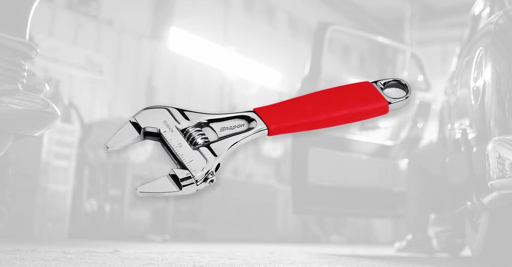 Verstelbare moersleutel met brede, slanke bek